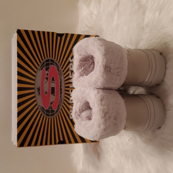 Skechers Roadies-Top It Off Laceup Combat Boots Fur Ankle Lug Heel White Size 10 - Picture 5 of 9